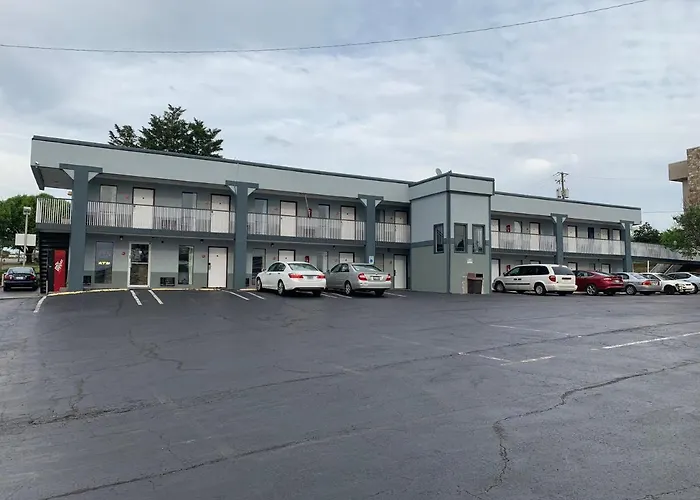 Royal Inn & Suites
