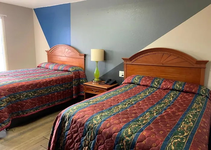 Royal Inn & Suites